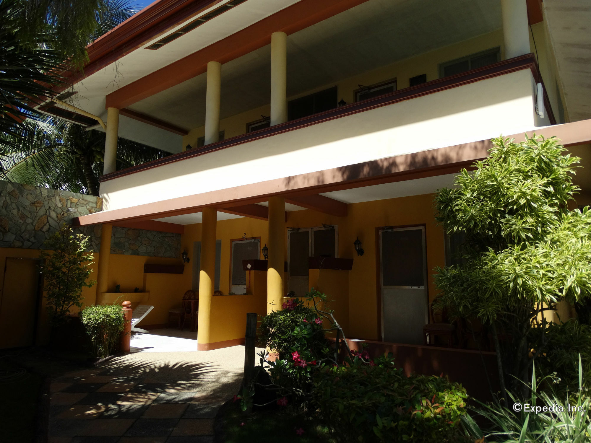 Lost Horizon Beach Dive Resort Бохол Экстерьер фото